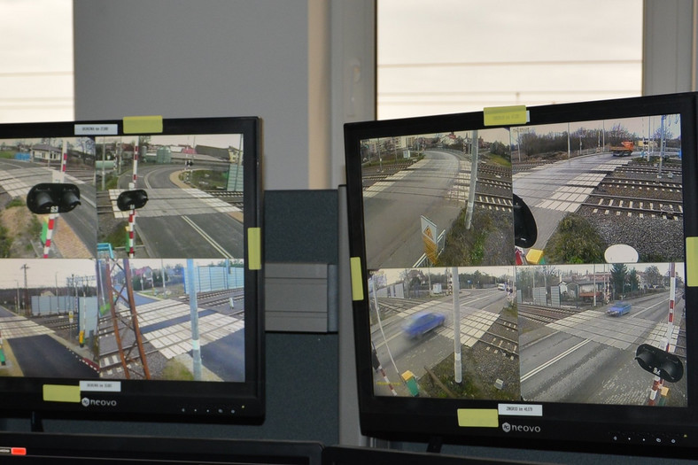Coraz więcej kamer monitorujących przejazdy kolejowe