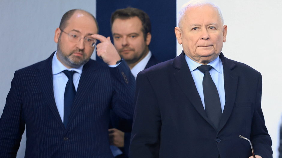 Od prawej: Jarosław Kaczyński, Rafał Bochenek i Adam Bielan