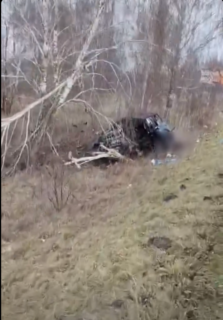 Vodič narazil pri Dunajskej Strede do stromu, pri nehode zomrel.