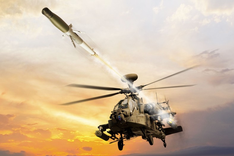 AH-64D z zestawem APKWS