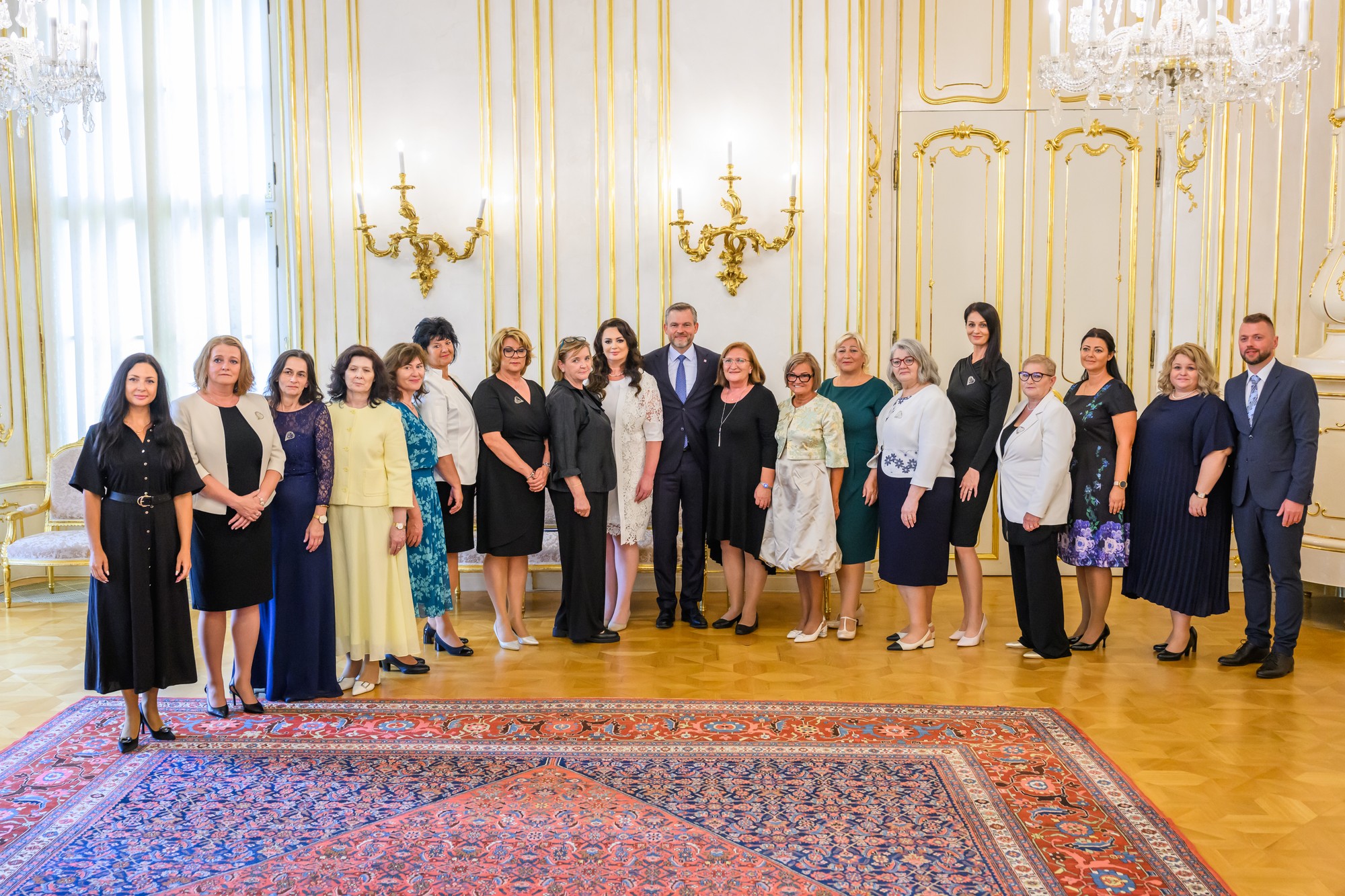 Prezident SR Peter Pellegrini prijal držiteľov ocenenia Biele srdce, ktoré udeľuje Slovenská komora sestier a pôrodných asistentiek.