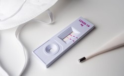 COVID-19 wraca. Nowy typ wirusa potrafi oszukać testy