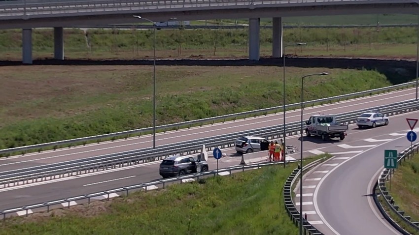 Nezgoda na auto-putu Miloš Veliki kod naplatne stanice u Pakovraću
