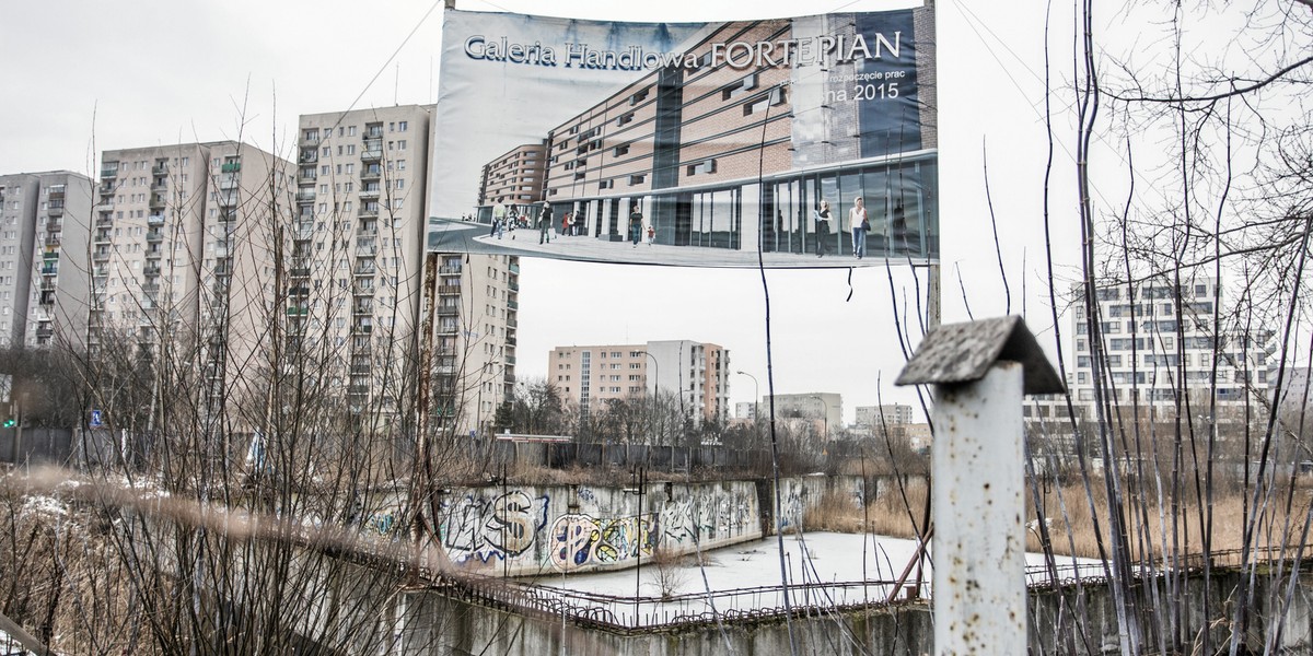 Działka przy ul. Cynamonowej. Tu miało stanąć centrum handlowe Fortepian