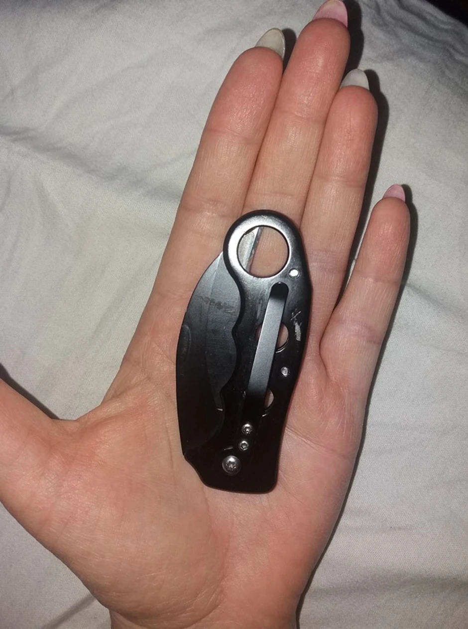 Nož-bokser koji je majka pronašla kod sina