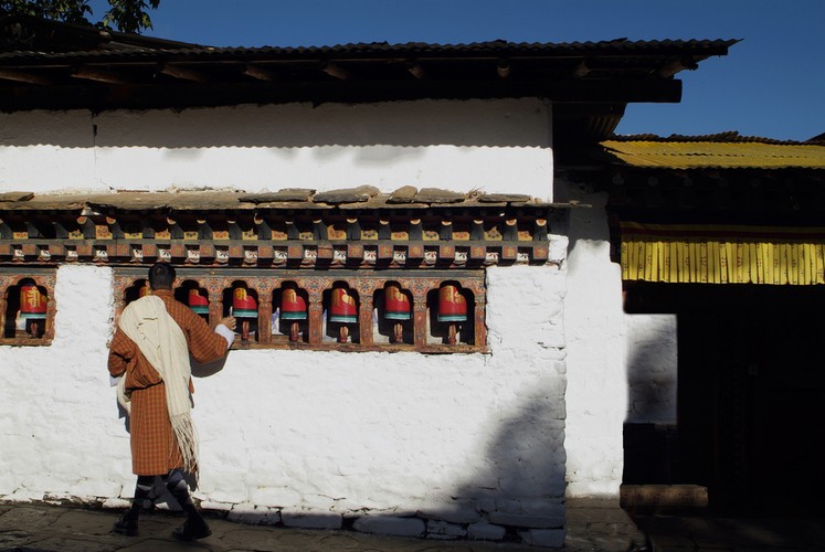 5. miejsce: Paro – jedyne miasto w Bhutanie, które posiada lotnisko międzynarodowe, potrafi zachwycić turystów, którzy twierdzą nawet, że Paro było jednym z ich ulubionych miejsc na świecie. Co w tym mieście powoduje, że turyści nie chcą go opuszczać? Jest to przede wszystkim niezwykła architektura, która nie przypomina niczego, co wcześniej widzieliście. Turyści wysoko oceniają również bardzo dobrą bazę noclegową oraz smaczne jedzenie.