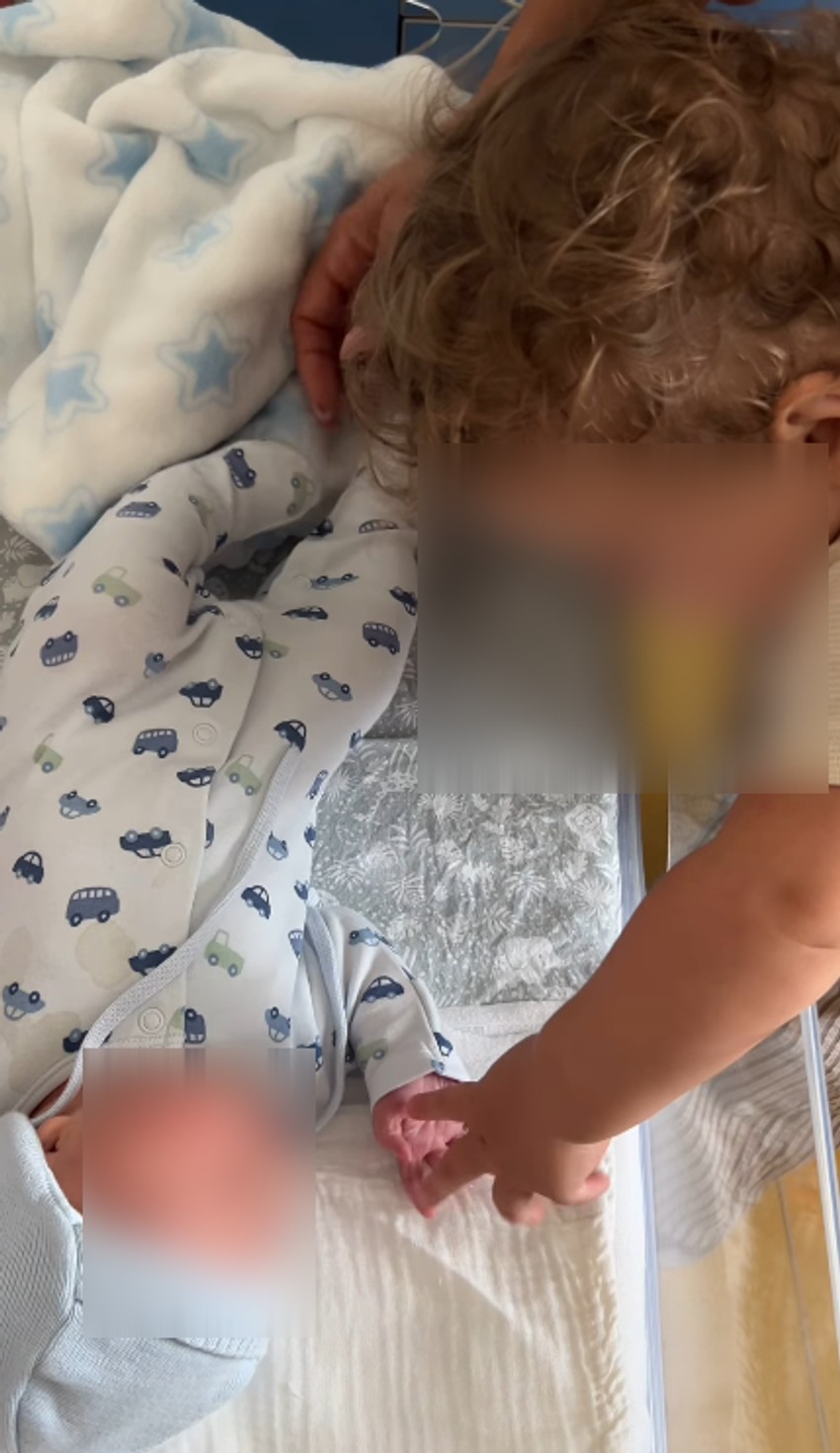 Anđela podelila slike iz porodilišta