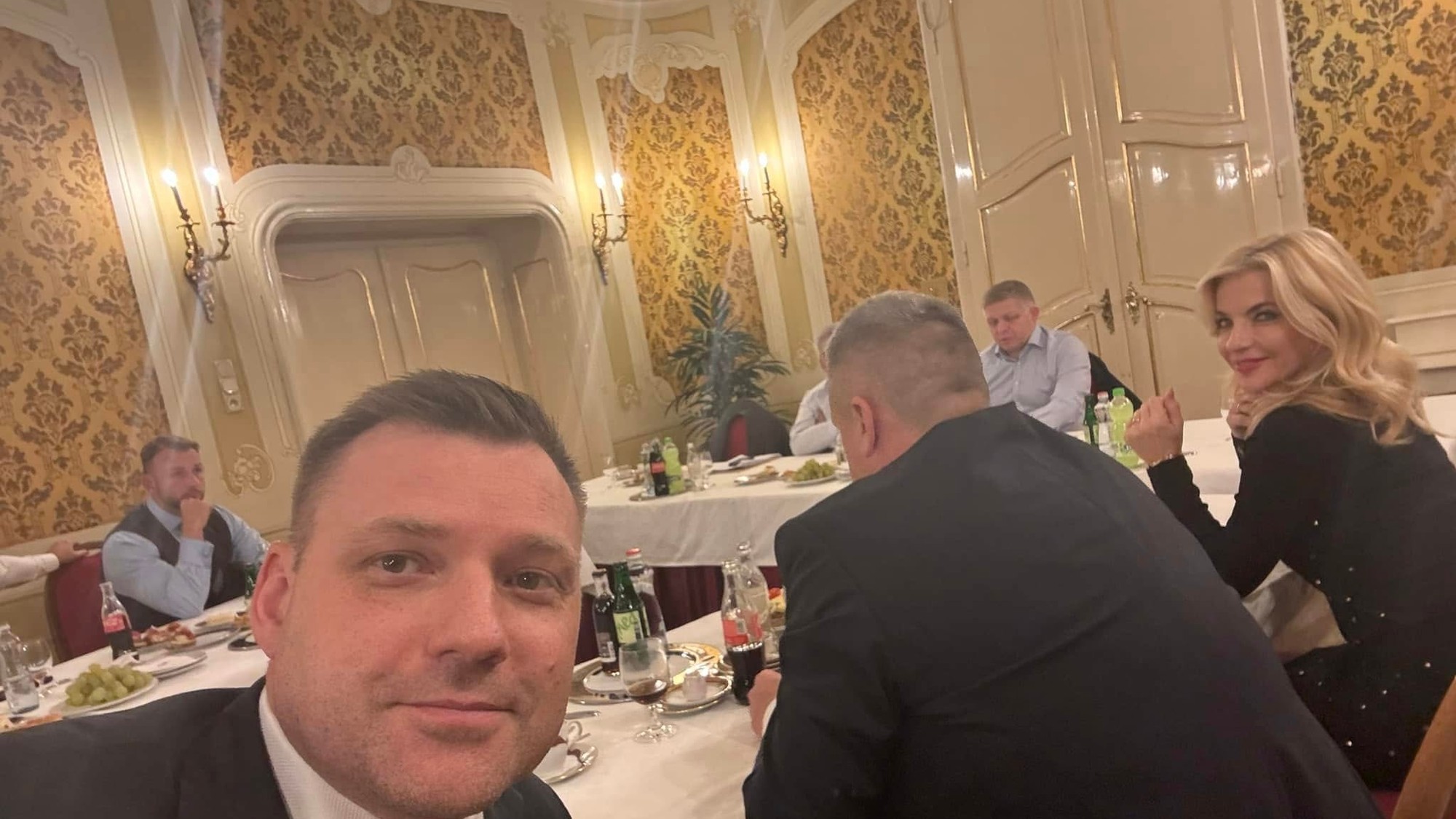 Taraba na rokovaní koaličnej rady spolu s Andrejom Dankom a Martinou Šimkovičovou