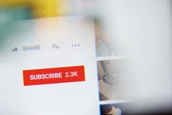 Własny kanał na YouTube daje zyski. Ile trzeba oddać fiskusowi?