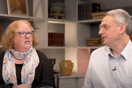 Postali su roditelji 3 bebe rođene sa HEROINOM U TELU! Kad su saznali ISTINU O NJIMA slomili su se od tuge: Posledice su OSETNE I DANAS, a jedan strah im mori godinama