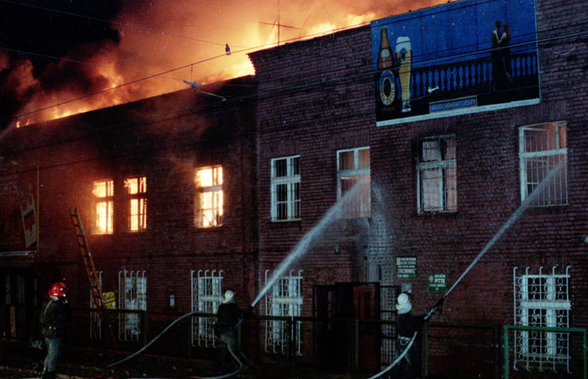 Tragiczne sceny w Gdańsku. 25 lat temu spłonęła hala Stoczni Gdańskiej. Zmarło 7 osób, a ponad 300 zostało rannych