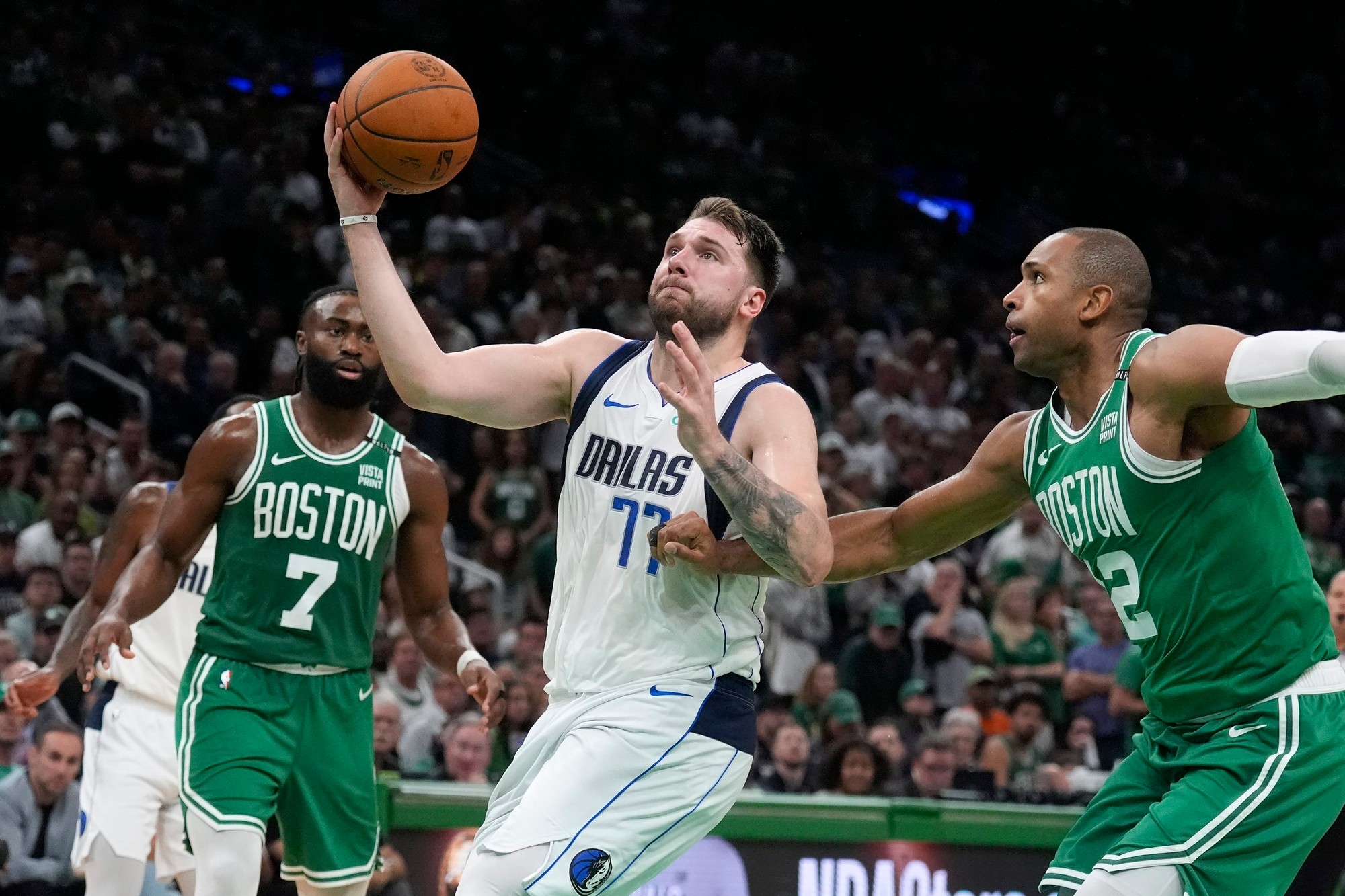 Finále NBA: Boston Celtics - Dallas Maverics.