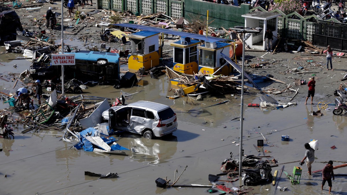 Indonezja: tsunami, ponad 832 ofiar śmiertelnych