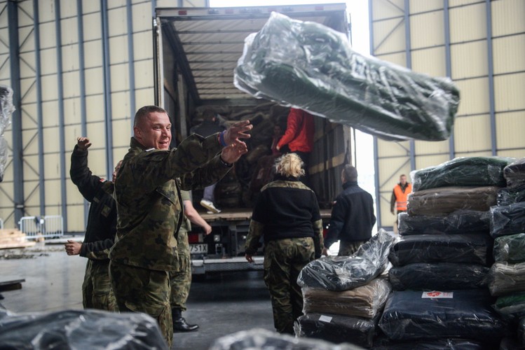 POMOC HUMANITARNA Z POLSKI W DRODZE DO NEPALU