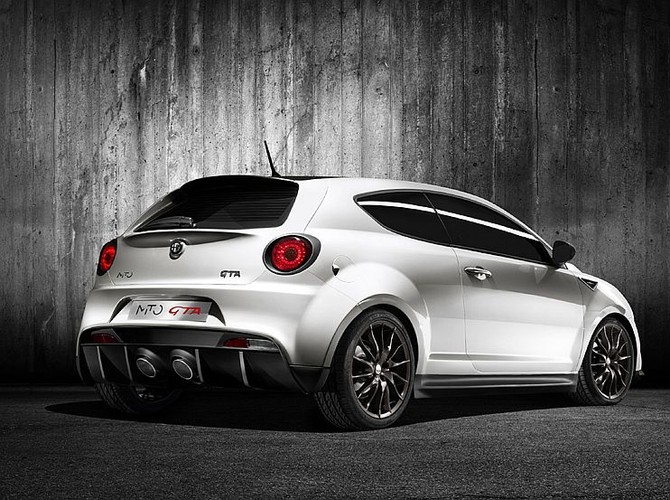 Model w ostatecznej wersji powinien zadebiutować jeszcze w 2009 roku - być może jesienią podczas wystawy we Frankfurcie. Wtedy też poznamy cenę, ale ta szczerze mówiąc nie gra roli... Żadnej - każdą alfę kupuje się z miłości