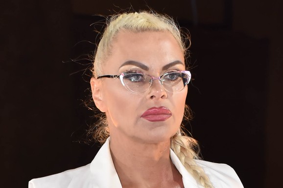 "POLA BEOGRADA JE ZARAZILA" Marija Kulić žestoko oplela po Maji Marinković: "Peca je kao slepicu ostavio na moru"