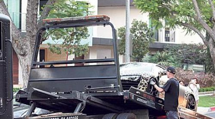 Elszállították Justin Bieber párducmintás sportkocsiját
