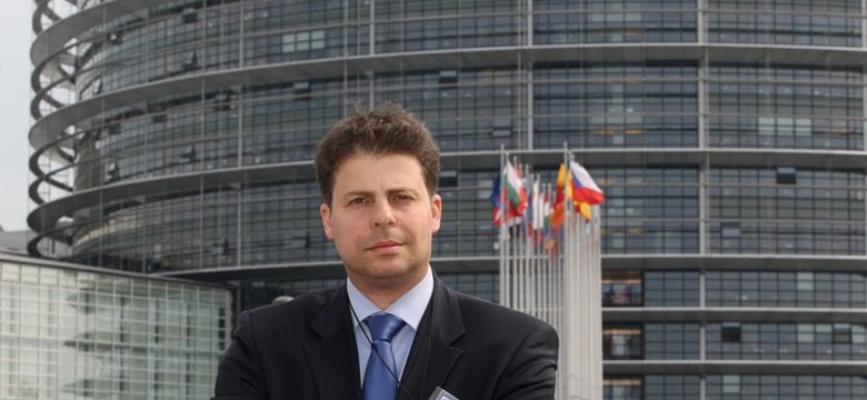 Europoseł od o. Rydzyka znów zdradził PiS. Wystąpił z delegacji