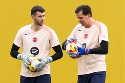 szczęsny może wrócić do bramki barcelony. lewandowski ma być gotowy