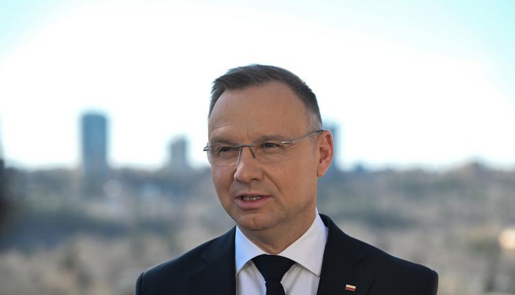 Broń atomowa w Polsce? Prezydent wyskoczył przed szereg"