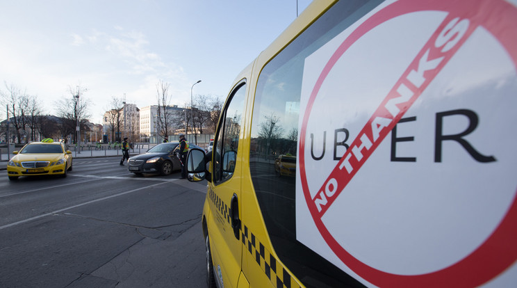 A taxisok az Uber ellen demonstráltak / Fotó: Northfoto