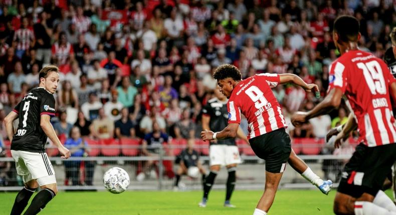 Donyell Malen's injury time goal sees PSV past Basel