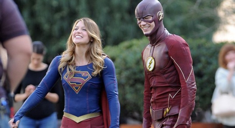 On set of Supergirl and The Flash crossover 