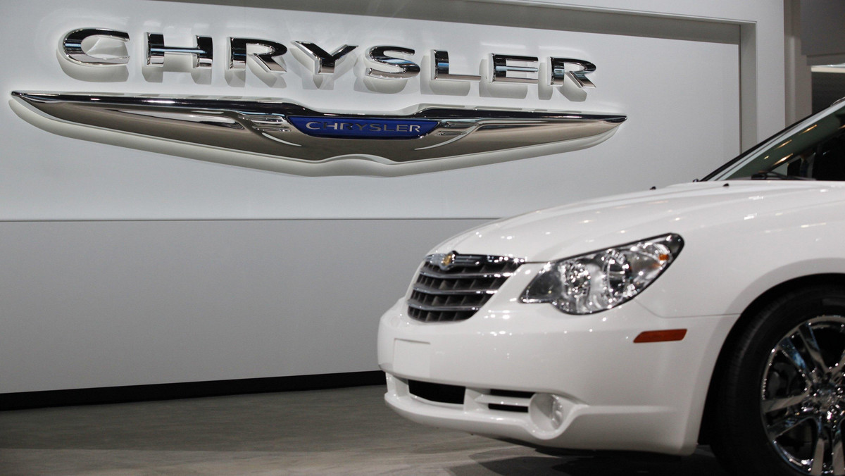 Chrysler poinformował, że wycofuje do naprawy 26397 pojazdów, w których stwierdzono niebezpieczeństwo pożaru w razie wycieku na blok silnika płynu z układu wspomagania kierownicy.