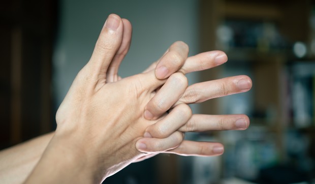 Pucketanje prstima ne izaziva artritis