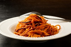 Pyszny obiad na poniedziałek. Podajemy przepis, Ty gotujesz. Zabójcze spaghetti z Bari