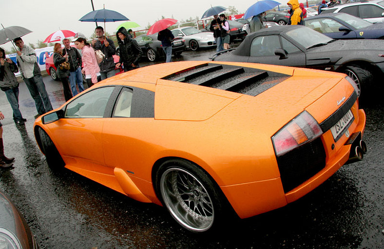 Autodrom Most: sportowe rakiety w deszczu (fotogaleria)