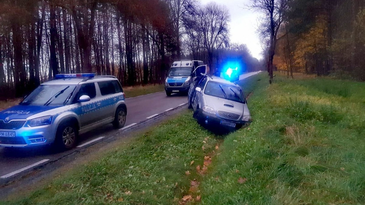 Podlasie. Próbował potrącić policjanta. Wiózł 10 migrantów