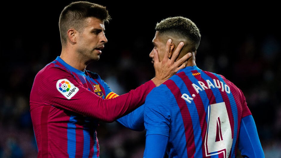 Gerard Pique i Ronald Araujo