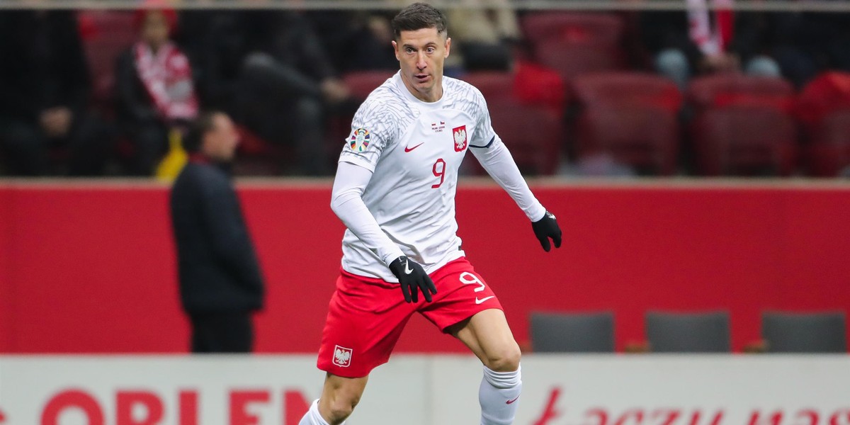 Robert Lewandowski jest w reprezentacji Polski nie do zastąpienia - uważają gości debaty piłkarskiej w "Fakcie".