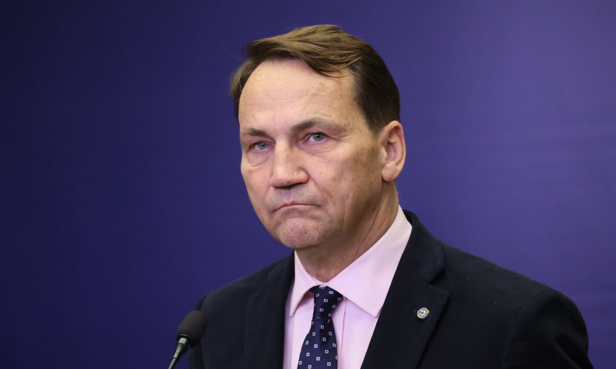 "Pan kłamie". Incydent podczas wystąpienia ministra Sikorskiego