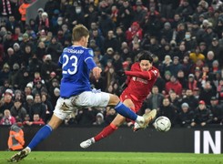 Kosmiczny mecz w Pucharze Ligi w Anglii. Awans Liverpoolu po karnych