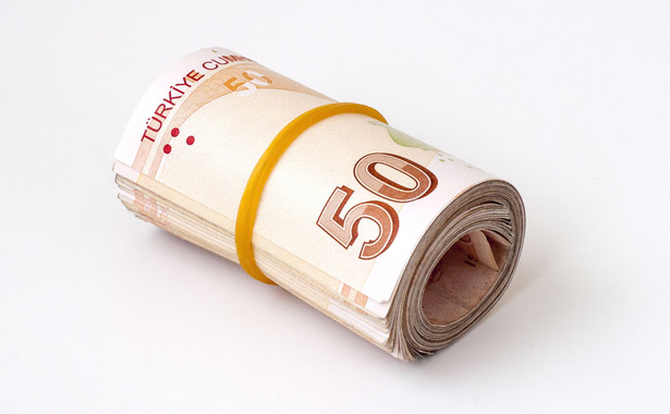 Słabnąca turecka lira i nieco mocniejszy dolar szkodą złotemu