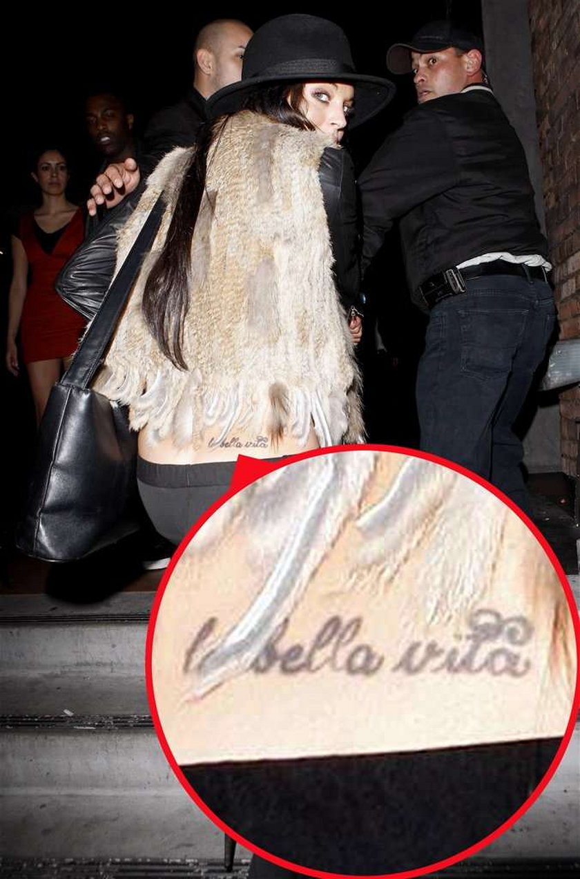 Lindsay Lohan zrobiła sobie nowy tatuaż z napisem "La bella Vita", czyli "Życie jest piekne"