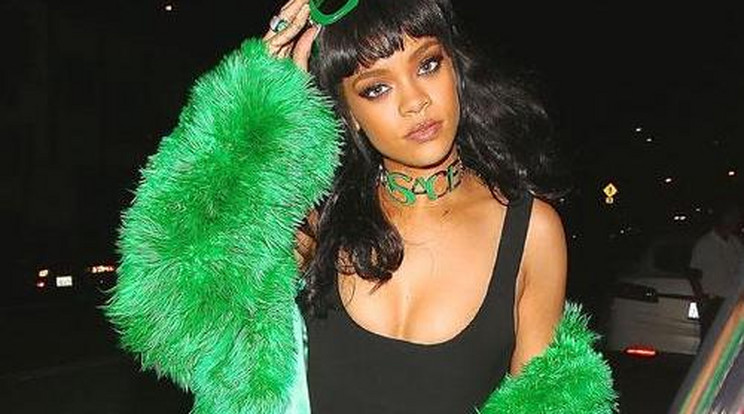 Szexis! Combig érő csizmában feszített Rihanna – fotók!