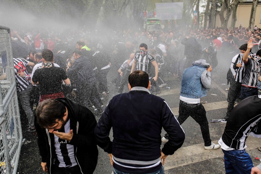 Besiktas ma nowy stadion. Doszło do zamieszek przed pierwszym meczem