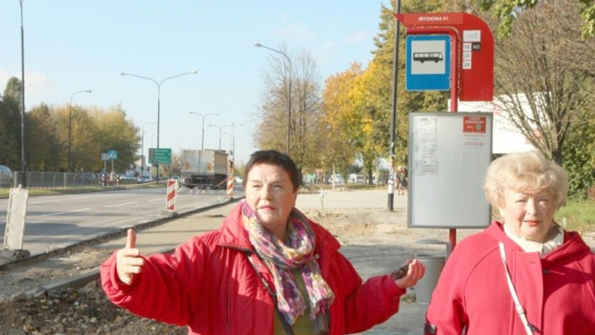 Tygodniami ciągnie się remont zatoki przystankowej przy ul. Bohaterów Monte Cassino. - Od kilku tygodni nikt tutaj się nie pojawia - skarżą się mieszkańcy osiedla Krasińskiego.