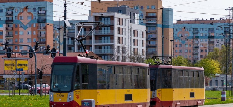 Zderzenie tramwaju z autobusem w Zgierzu. Ranna jedna osoba