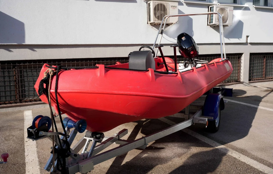 Uprava granične policije je izašla u susret i ustupila čamac koji je ovde nedostajao, imajući u vidu veliku vodenu površinu - rekao je Dačić