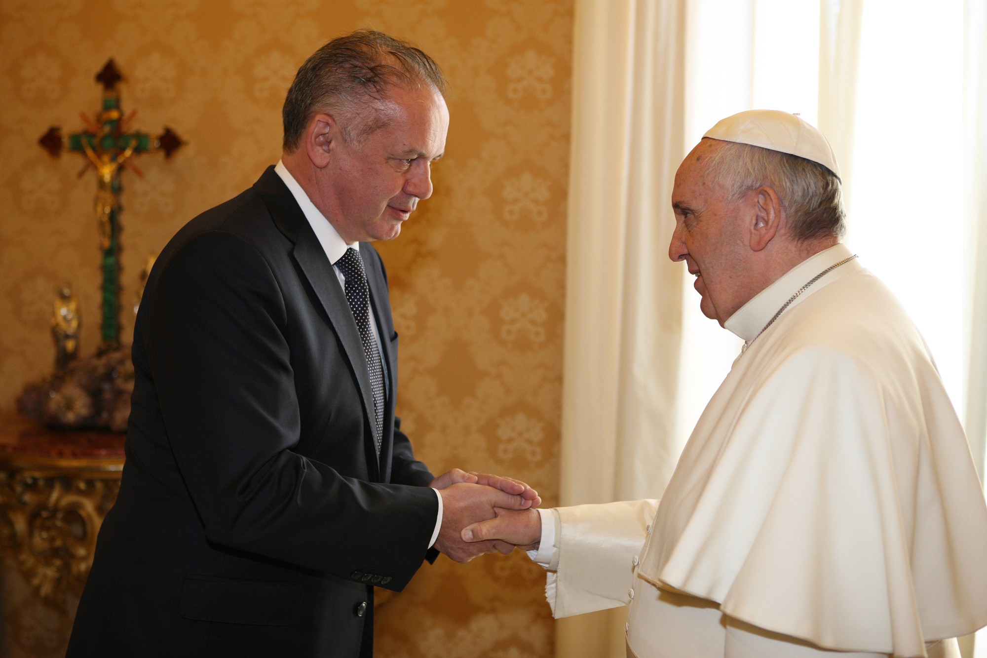 Bývalý prezident Andrej Kiska a pápež František.