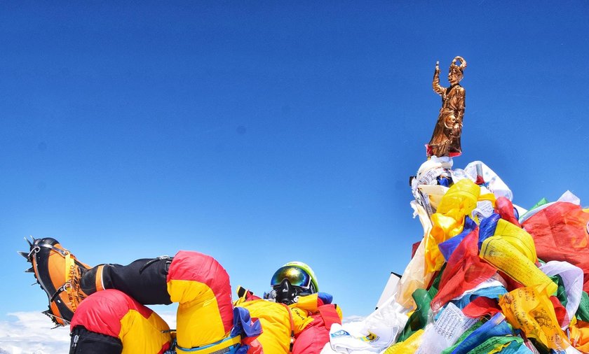 Kiedyś stanowił wyzwanie. Dziś Mount Everest to góra trupów, kolejek i