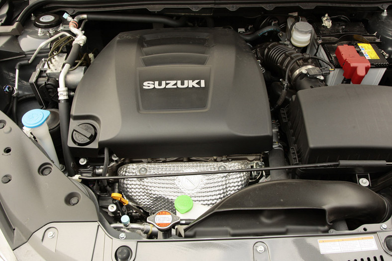 Suzuki Kizashi 2.4 VVT Sport: Sedan z dużymi ambicjami