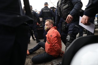 Kilkadziesiąt osób protestowało w Warszawie. Wśród zatrzymanych Tanajno
