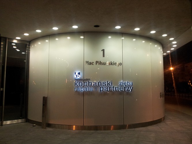 Wśród najbardziej innowacyjnych firm prawniczych na świecie sklasyfikowani zostali także Polacy: kancelaria Kochański Zięba Rapala i Partnerzy. Została ona doceniona w kategorii innowacyjnych rozwiązań dla biznesu m.in. za stworzenie i wdrożenie autorskiego narzędzia do komunikacji i zarządzania sprawami klientów – IRAAPORT.