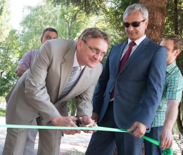 Andrzej Biernat na siłowni. Ministrowi sportu do 'Pudziana' sporo brakuje