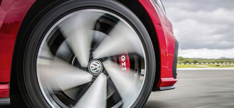 Volkswagen Golf 8. generacji z innowacyjnym napędem. Niemiecki koncern zdradza szczegóły rewolucji